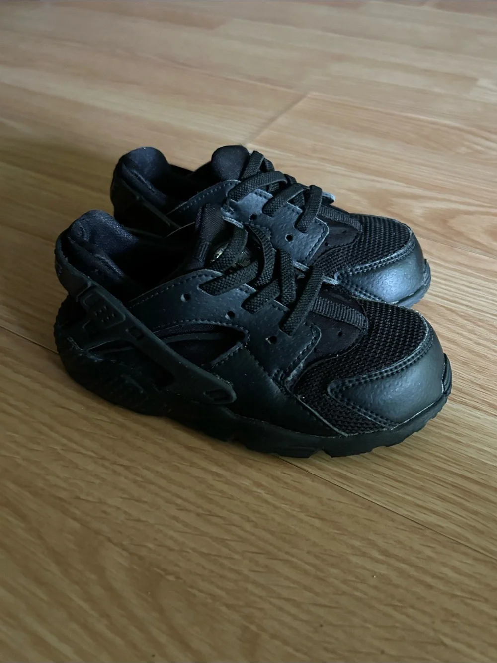 Nike Air Huarache Triple Black Colorway Sneakers Toddler 10C
